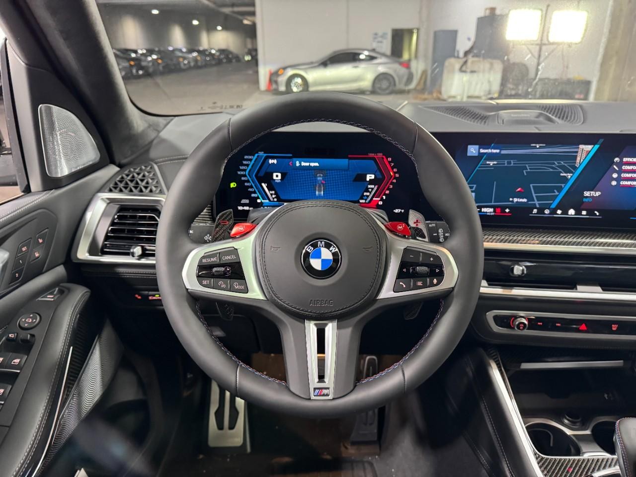 BMW X5 M Vehicle Full-screen Gallery Image 14