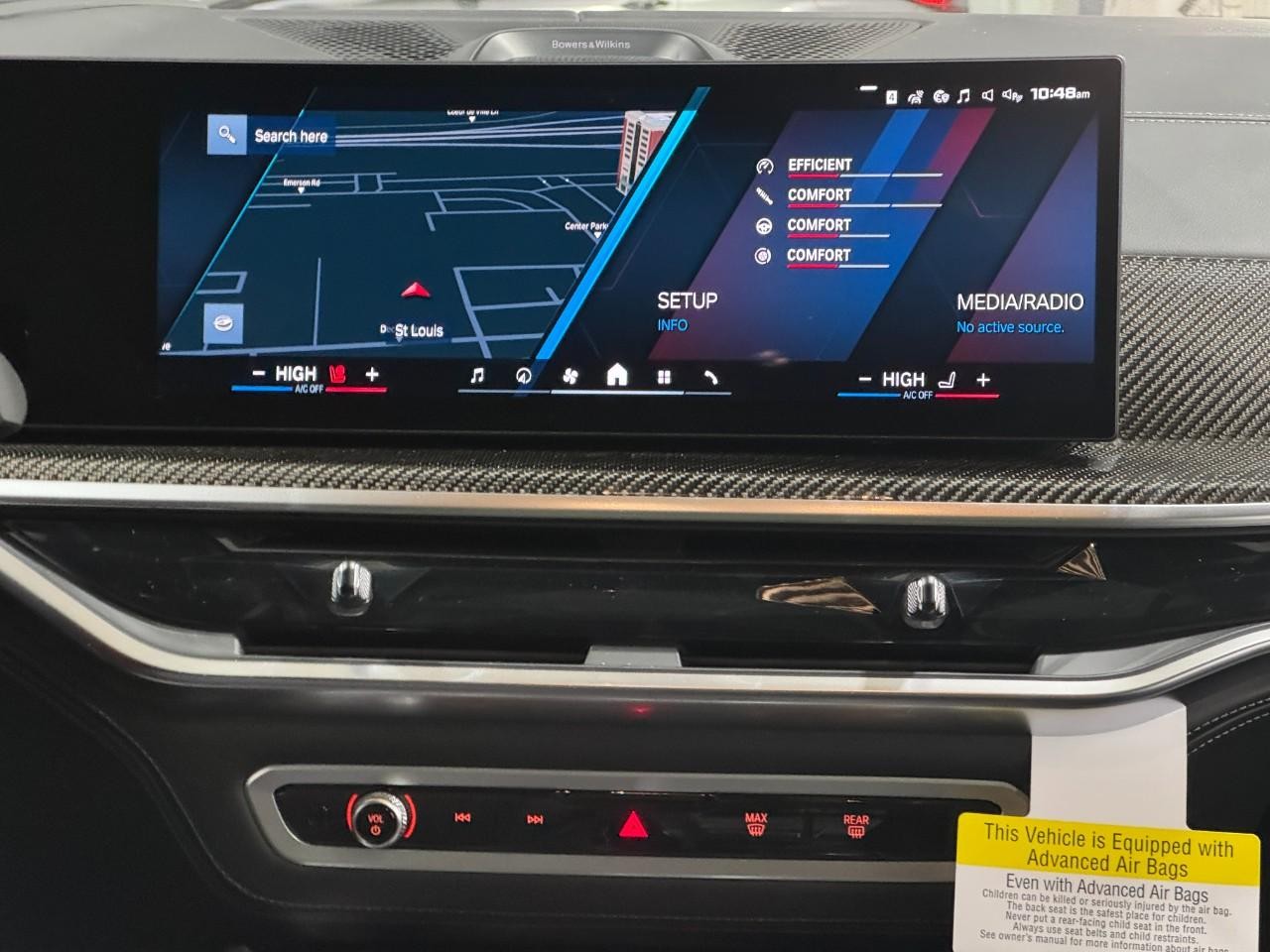 BMW X5 M Vehicle Full-screen Gallery Image 15