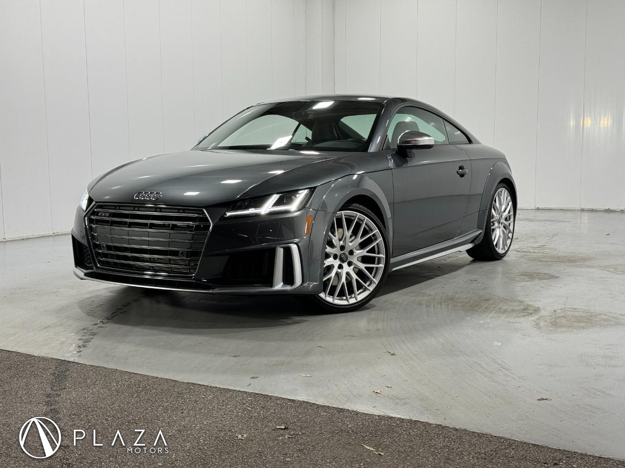 Audi TTS Coupe Vehicle Full-screen Gallery Image 01