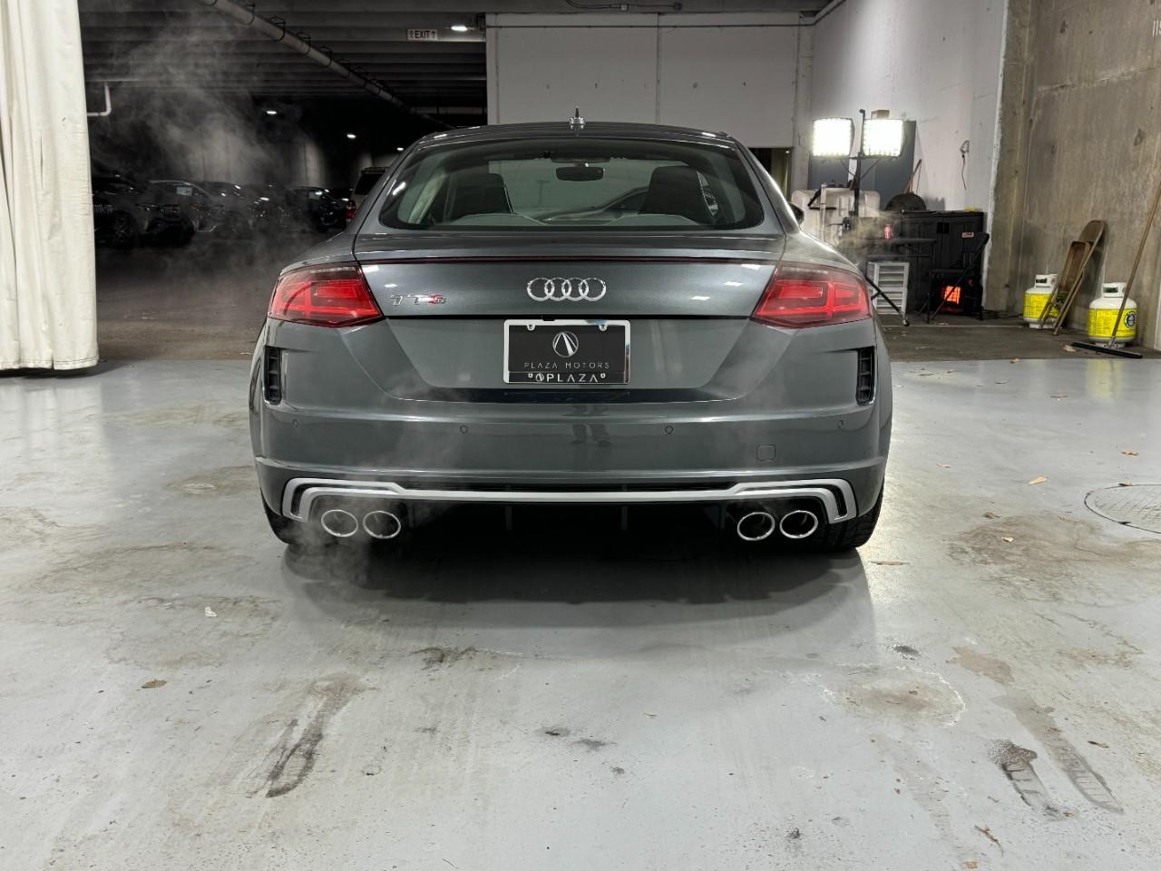 Audi TTS Coupe Vehicle Full-screen Gallery Image 09