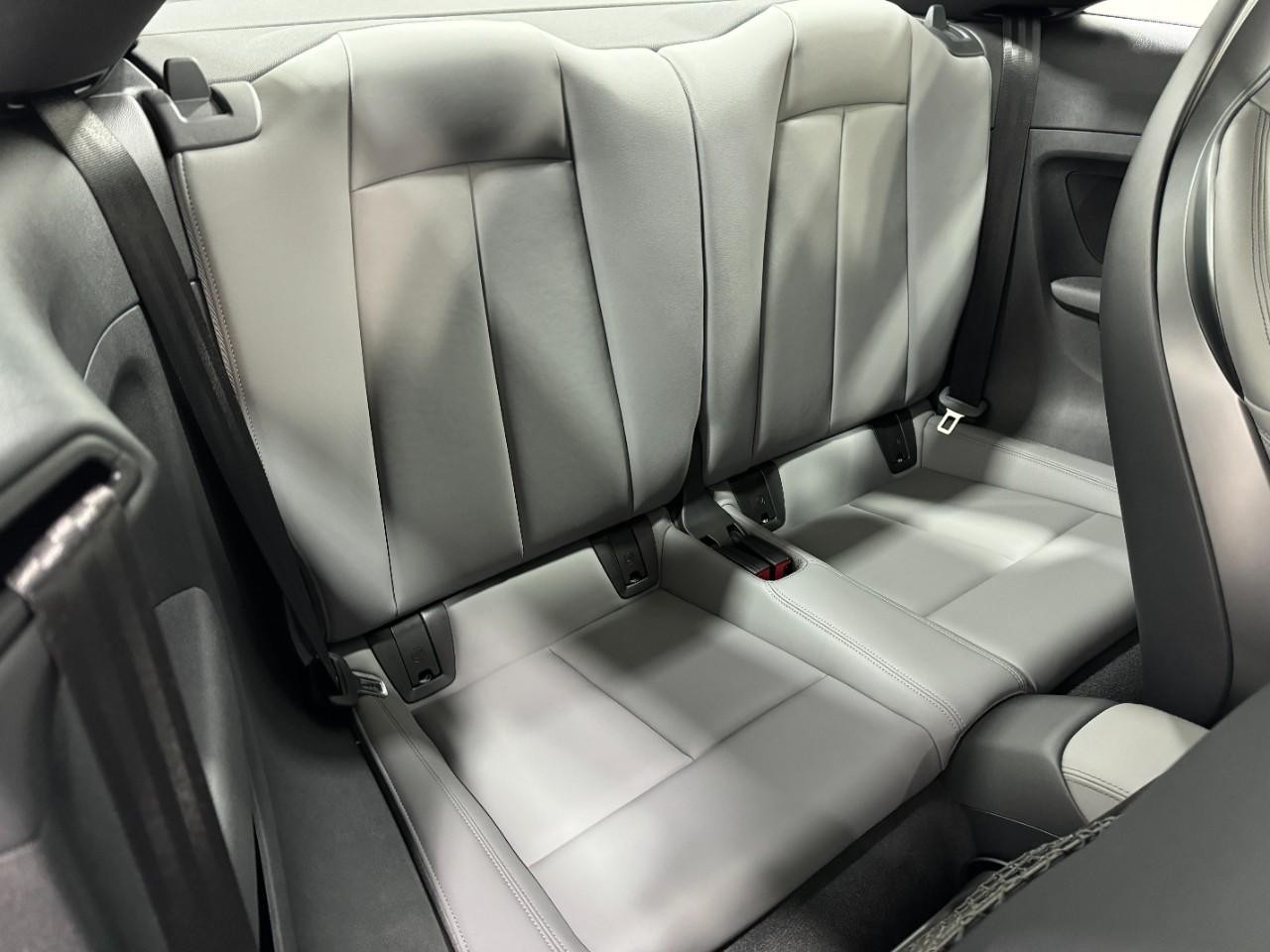 Audi TTS Coupe Vehicle Full-screen Gallery Image 10