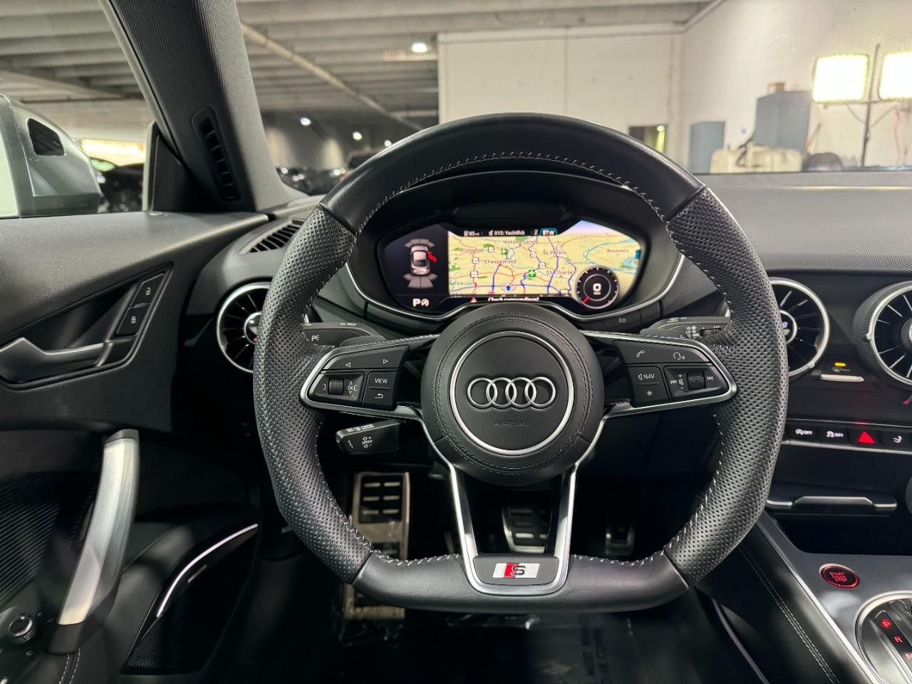 Audi TTS Coupe Vehicle Full-screen Gallery Image 12