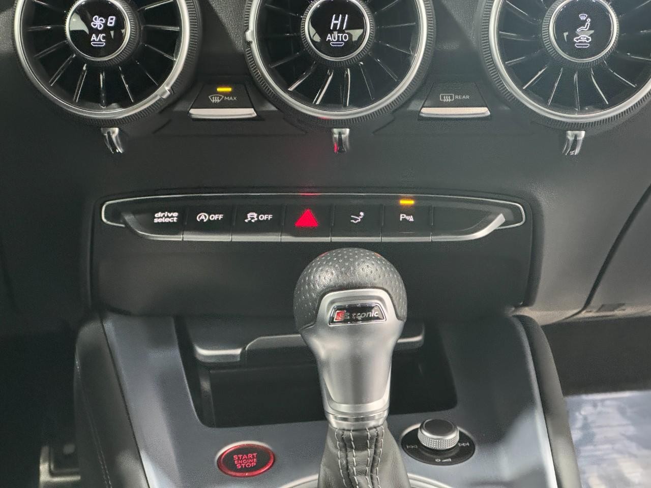 Audi TTS Coupe Vehicle Full-screen Gallery Image 14