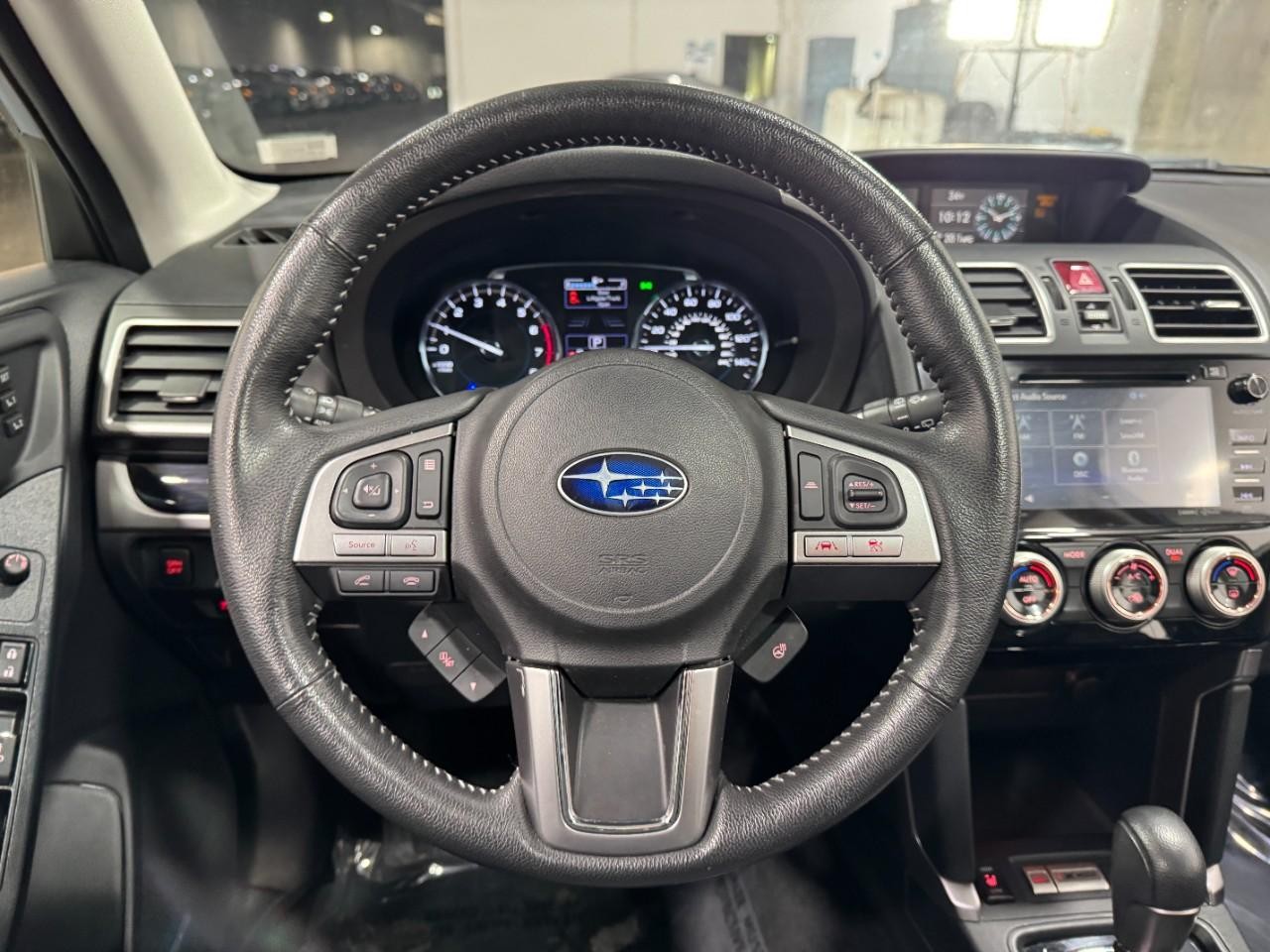 Subaru Forester Vehicle Full-screen Gallery Image 13