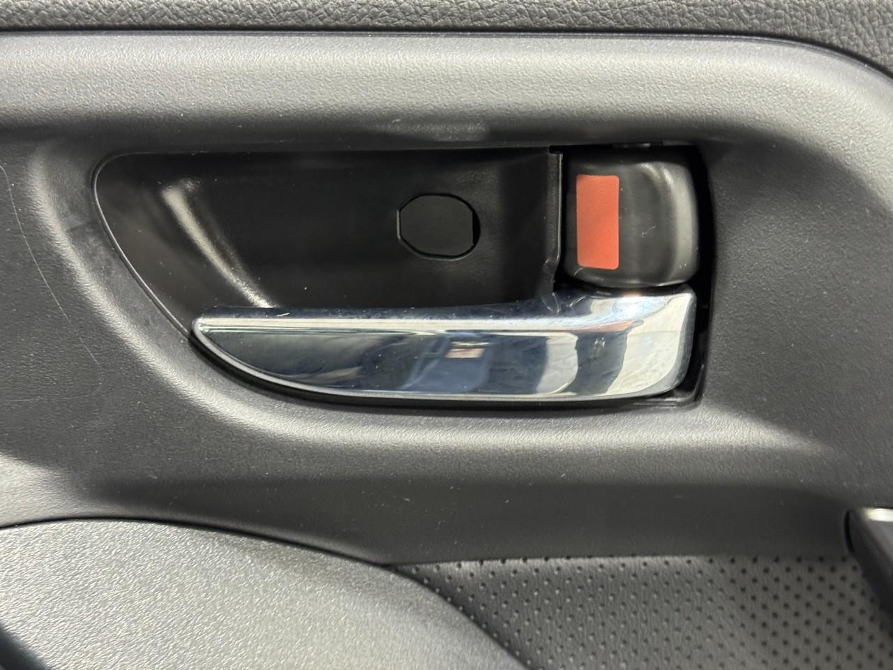 Subaru Forester Vehicle Full-screen Gallery Image 21