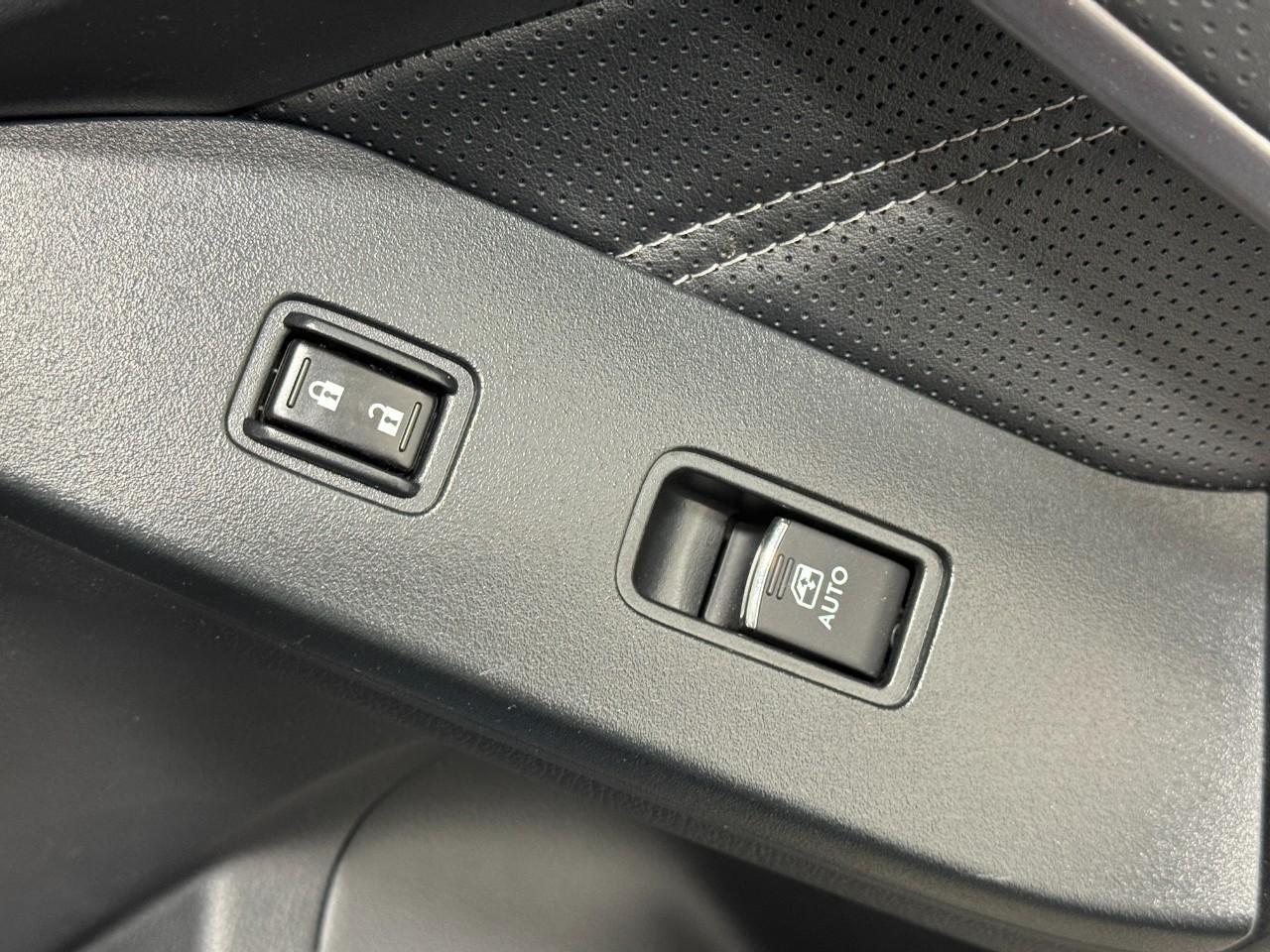 Subaru Forester Vehicle Full-screen Gallery Image 22