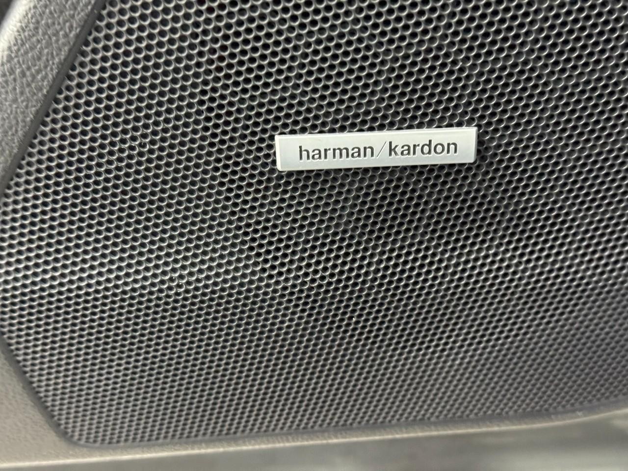 Subaru Forester Vehicle Full-screen Gallery Image 25