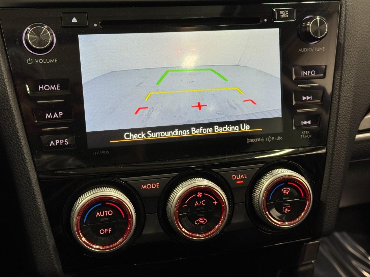 Subaru Forester Vehicle Full-screen Gallery Image 33