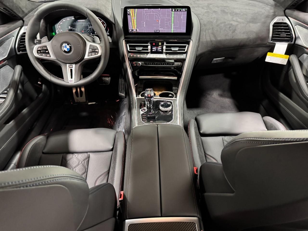 BMW 8 Series Vehicle Full-screen Gallery Image 12