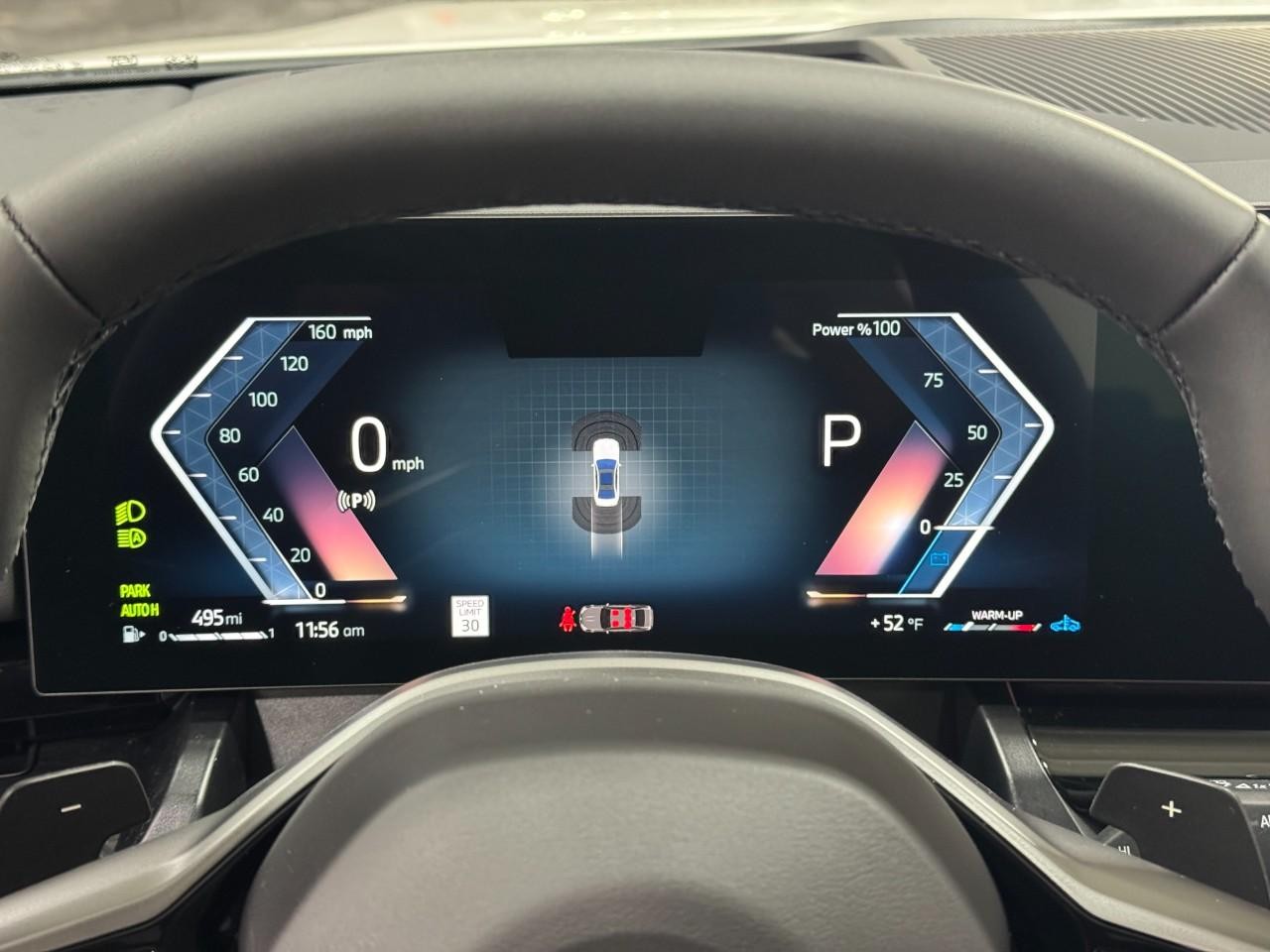 BMW 5 Series Vehicle Full-screen Gallery Image 31