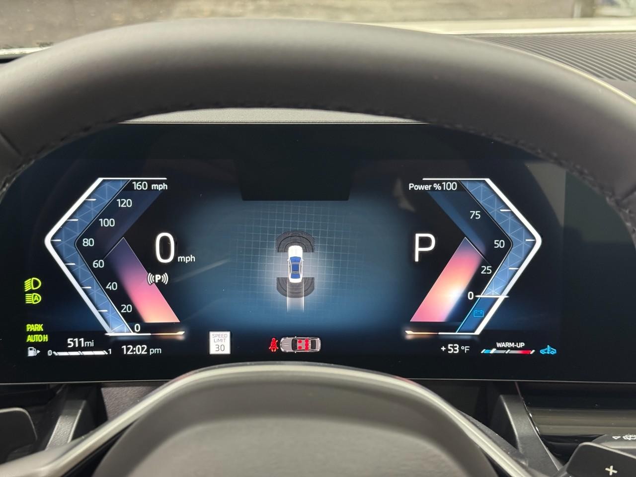 BMW 5 Series Vehicle Full-screen Gallery Image 31