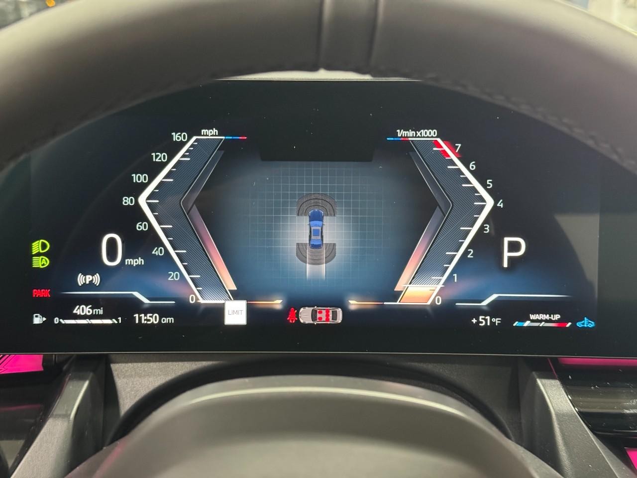 BMW 5 Series Vehicle Full-screen Gallery Image 32