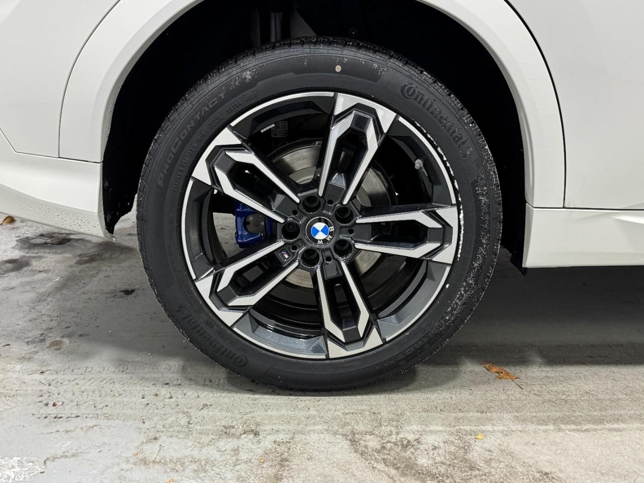 BMW X2 Vehicle Full-screen Gallery Image 5