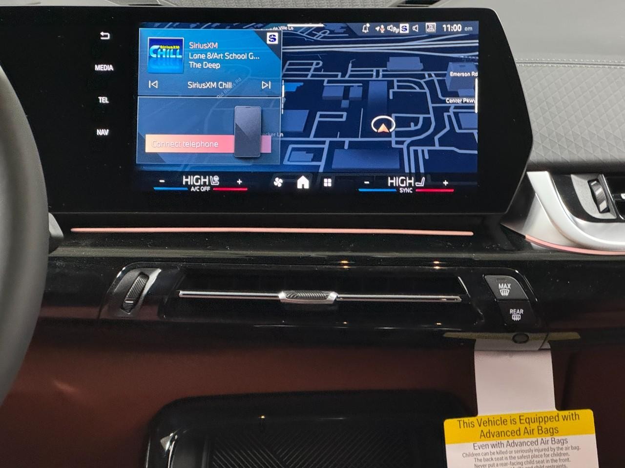 BMW X2 Vehicle Full-screen Gallery Image 12