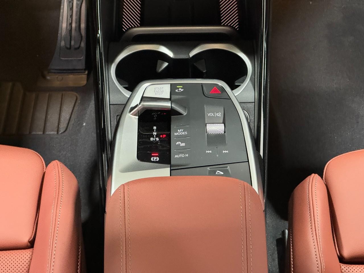 BMW X2 Vehicle Full-screen Gallery Image 13