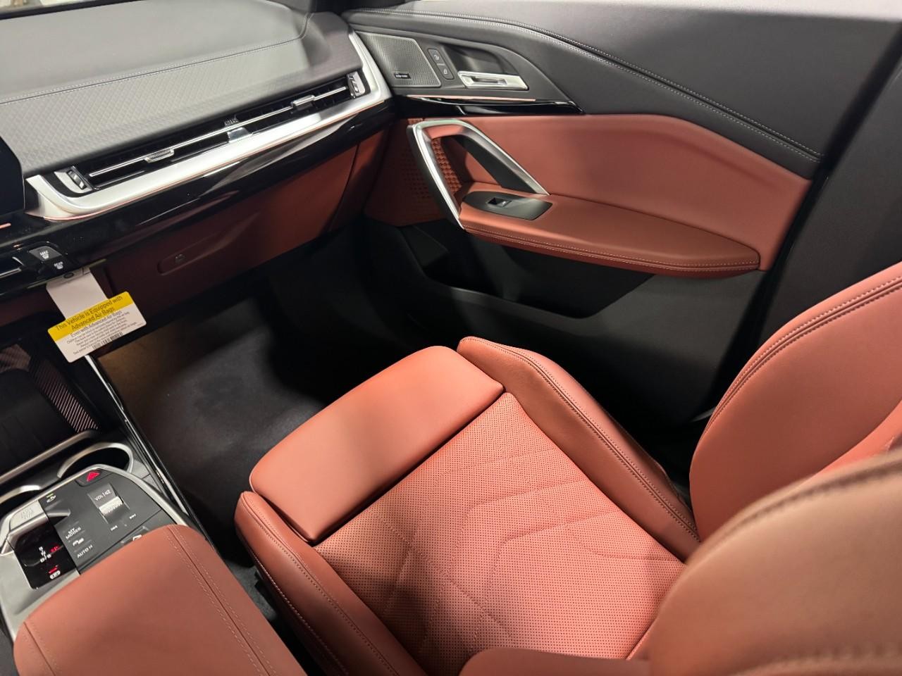 BMW X2 Vehicle Full-screen Gallery Image 14