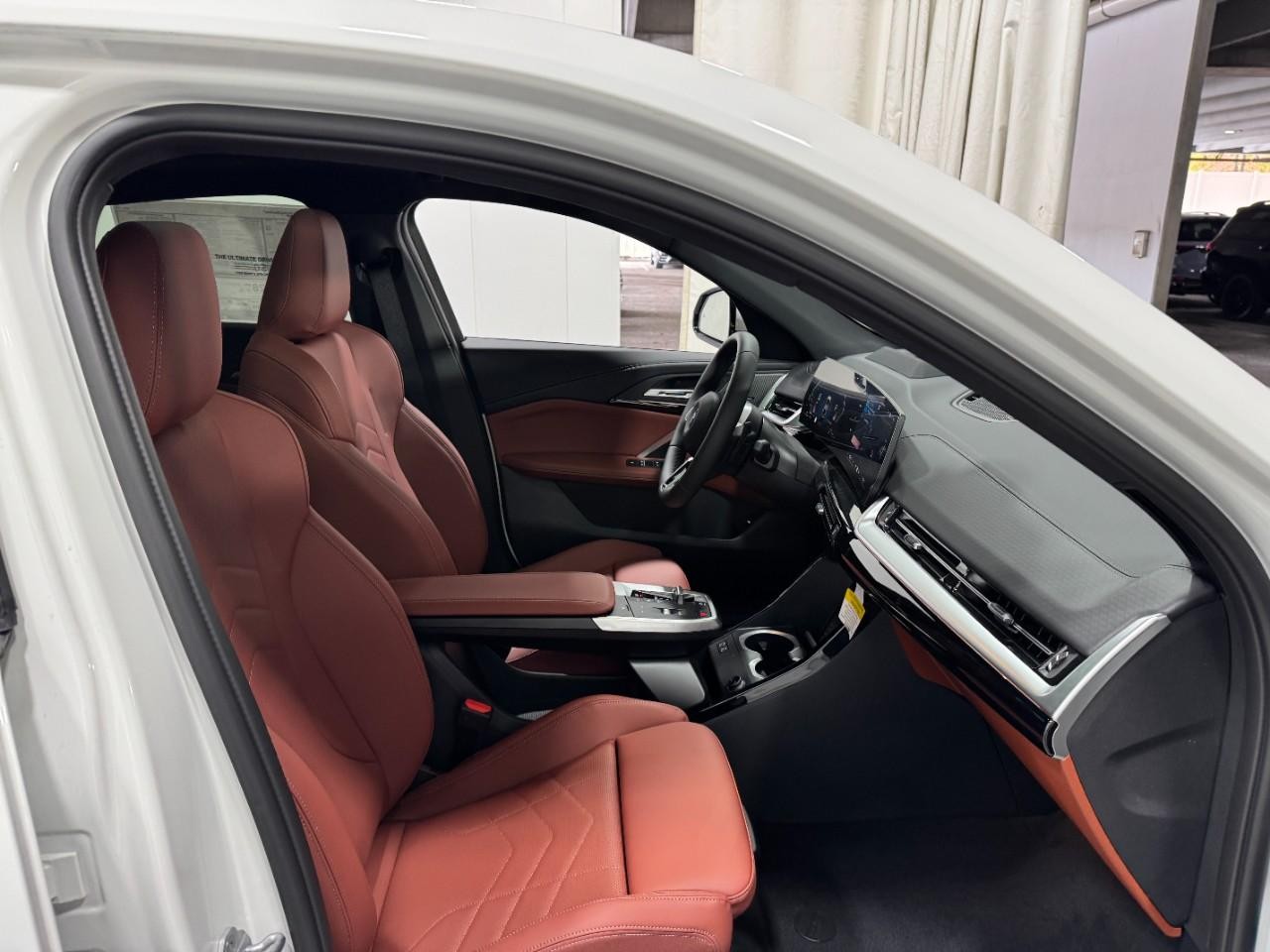 BMW X2 Vehicle Full-screen Gallery Image 15