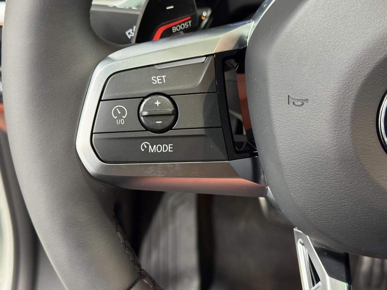 BMW X2 Vehicle Full-screen Gallery Image 27