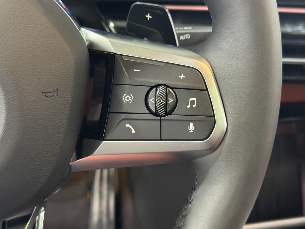 BMW X2 Vehicle Full-screen Gallery Image 28