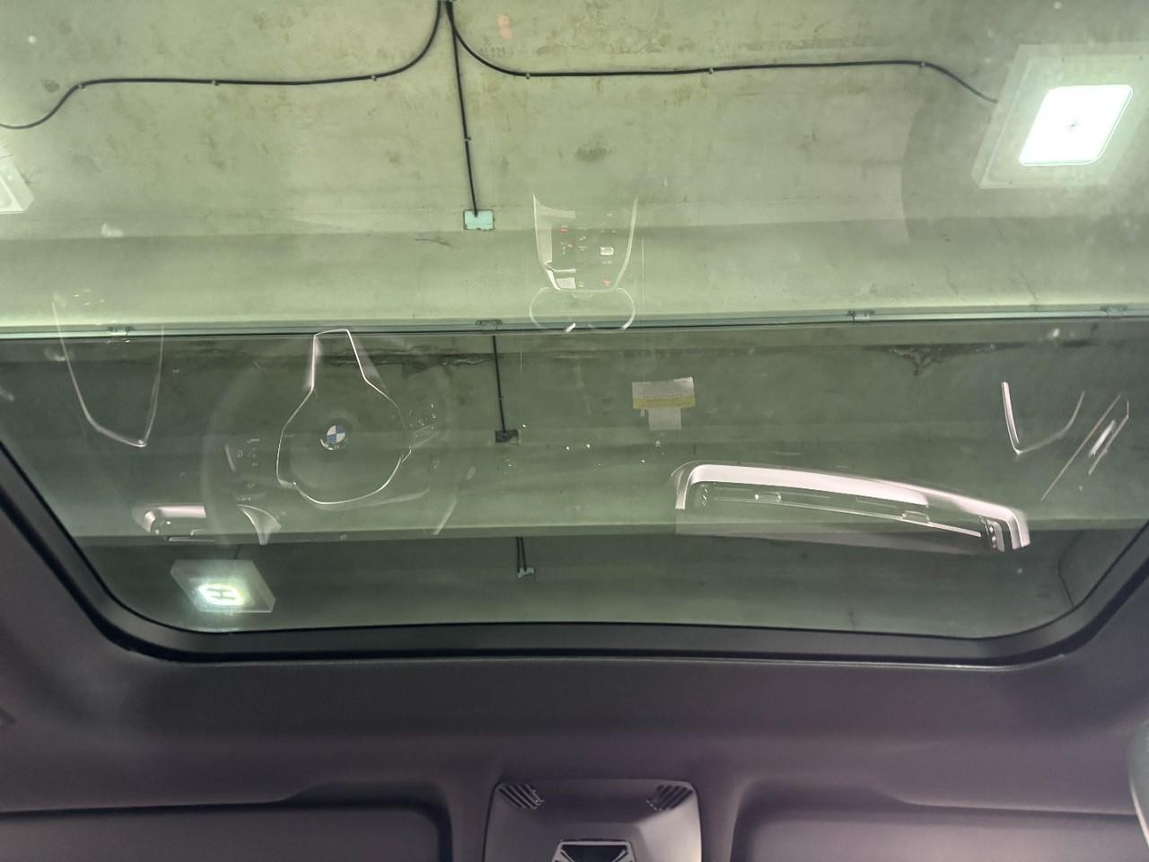 BMW X2 Vehicle Full-screen Gallery Image 9