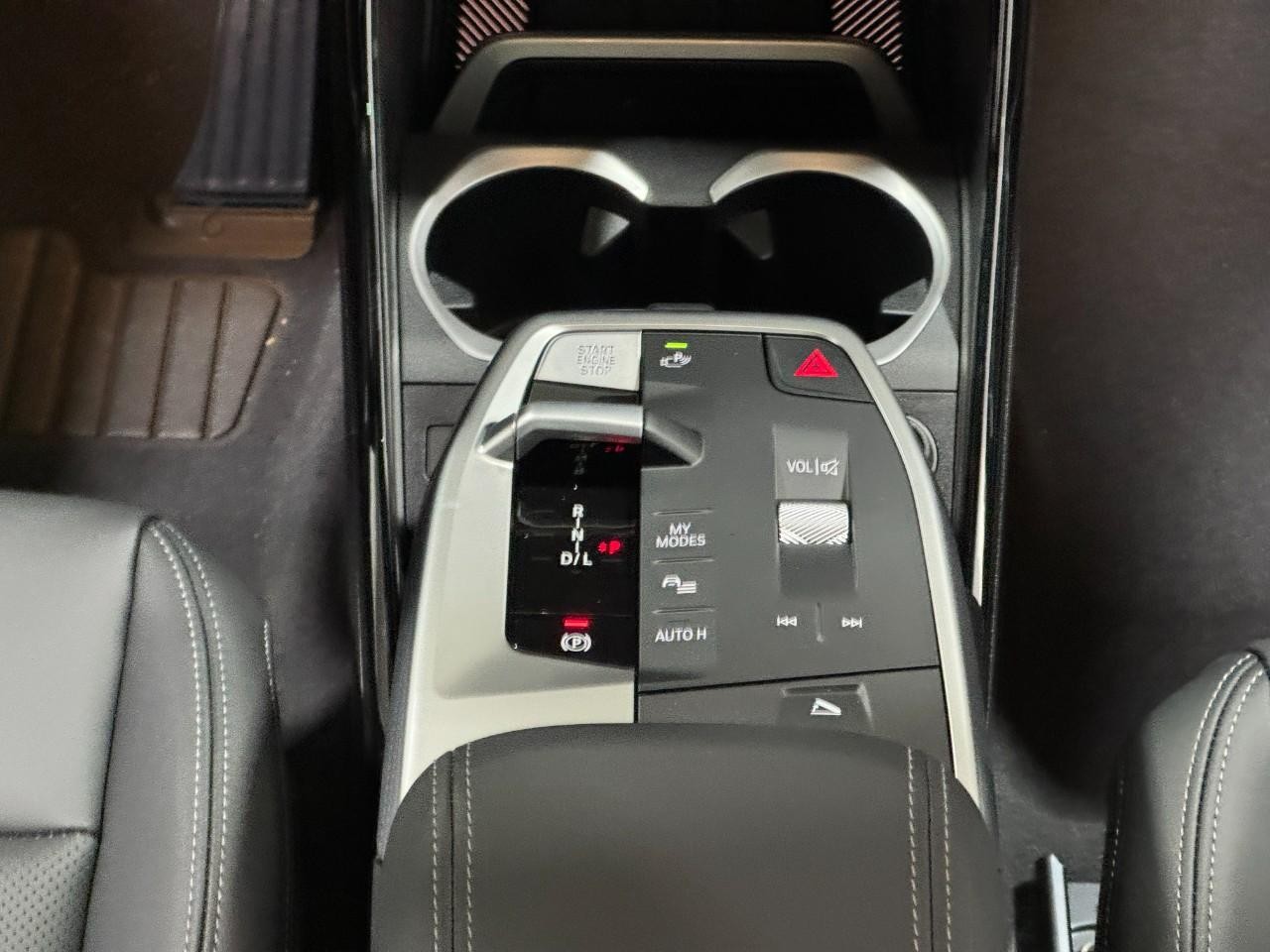 BMW X2 Vehicle Full-screen Gallery Image 13