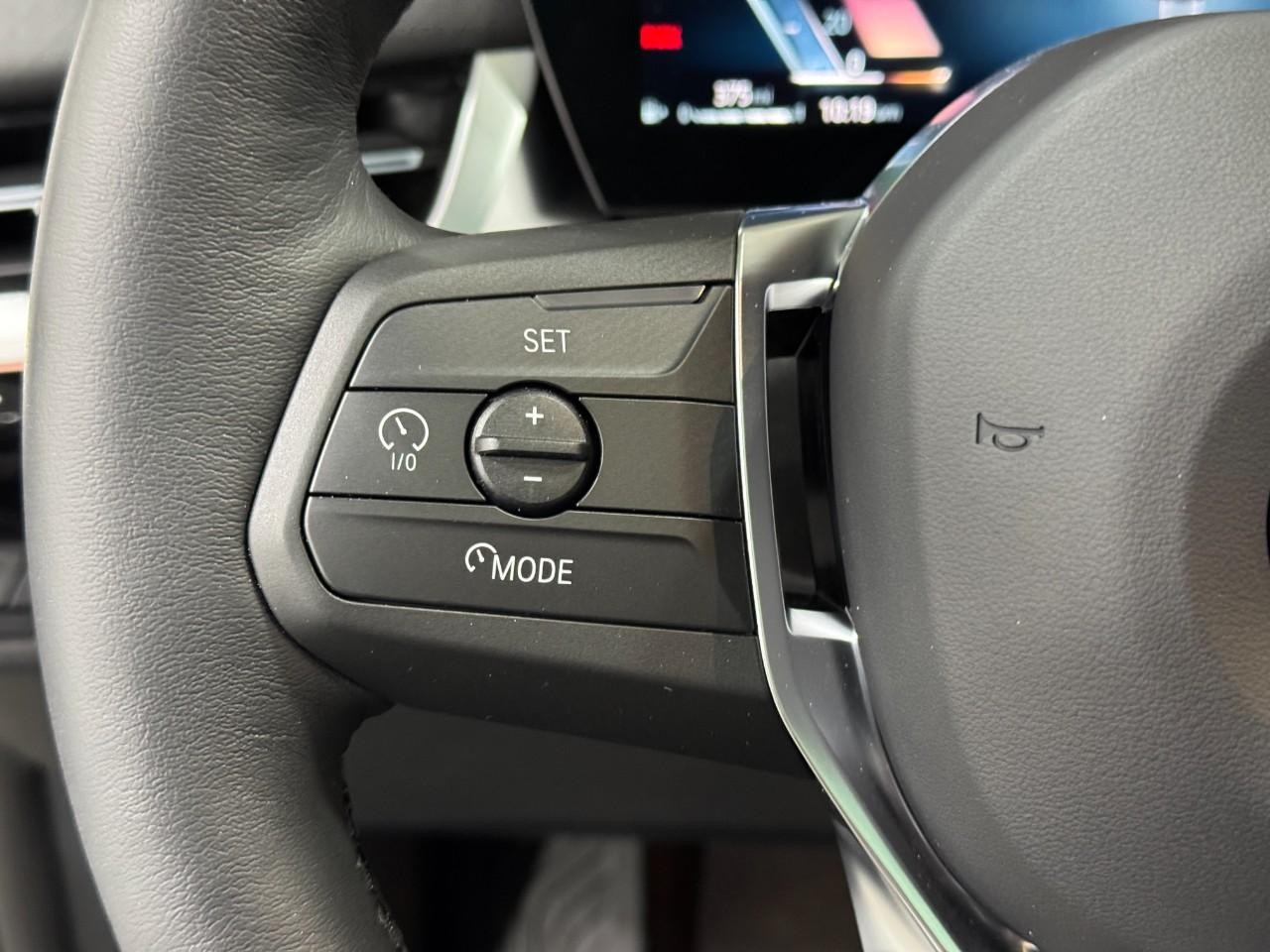 BMW X2 Vehicle Full-screen Gallery Image 27