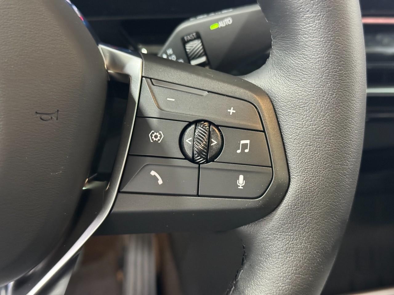 BMW X2 Vehicle Full-screen Gallery Image 28