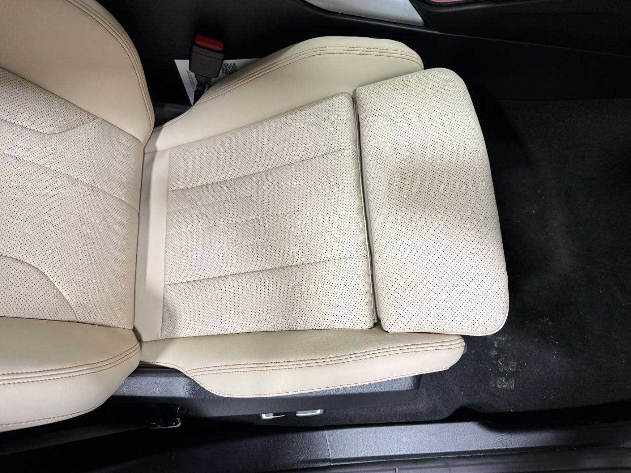 BMW X3 Vehicle Full-screen Gallery Image 18