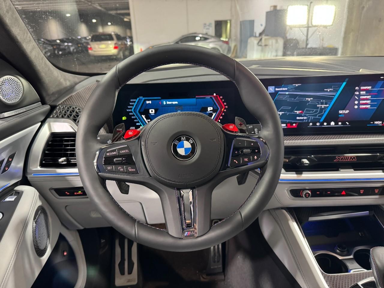 BMW XM Vehicle Full-screen Gallery Image 13