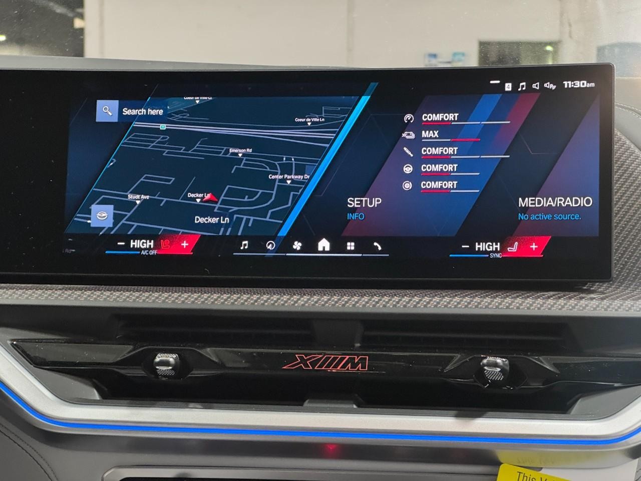 BMW XM Vehicle Full-screen Gallery Image 14