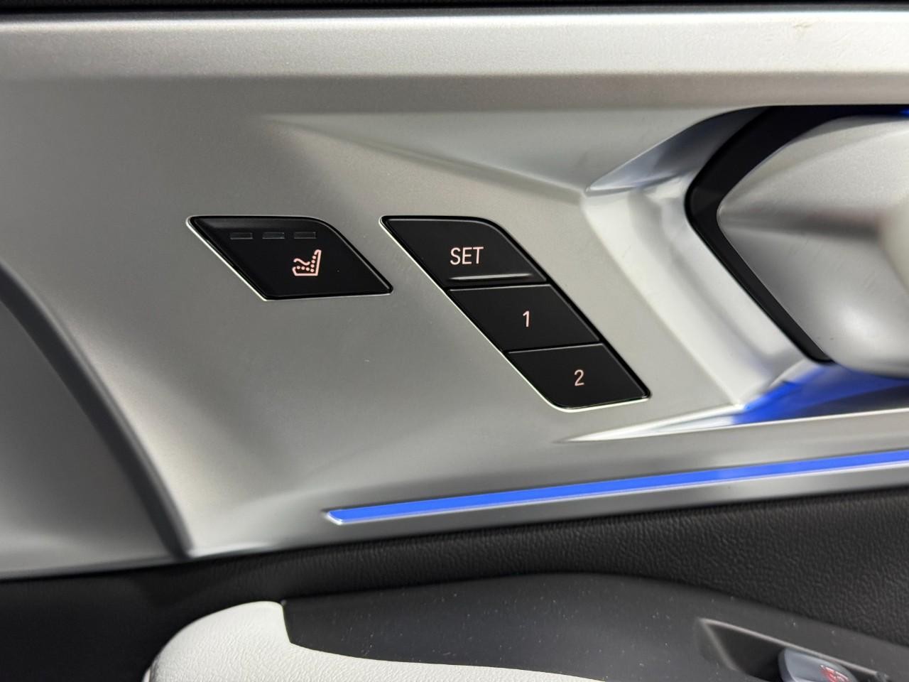 BMW XM Vehicle Full-screen Gallery Image 20