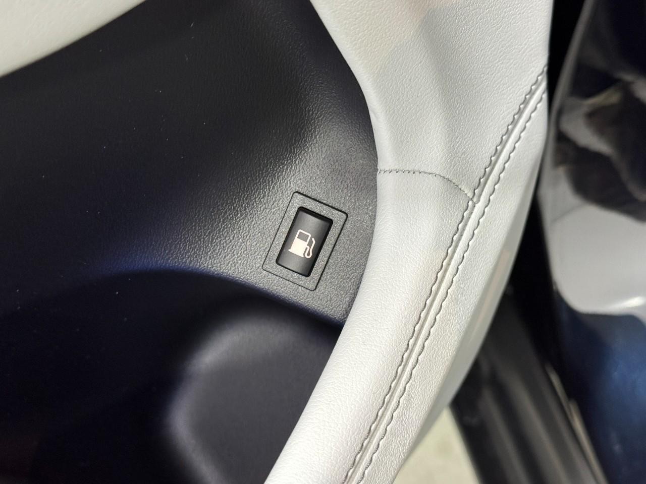 BMW XM Vehicle Full-screen Gallery Image 27