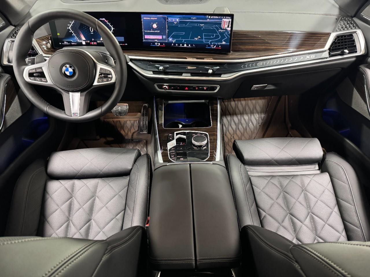 BMW X5 Vehicle Full-screen Gallery Image 13