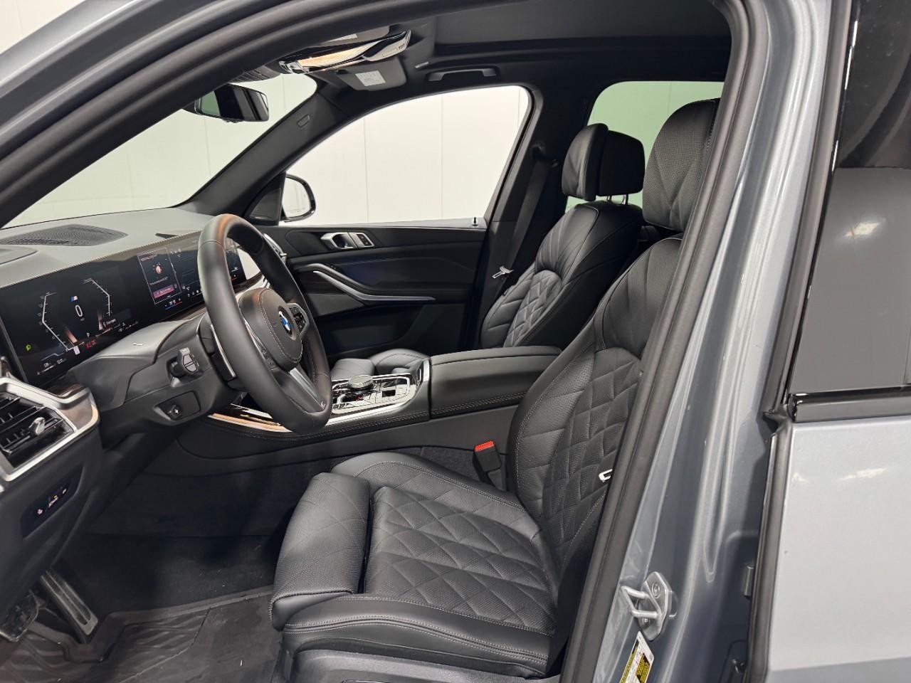 BMW X5 Vehicle Full-screen Gallery Image 27