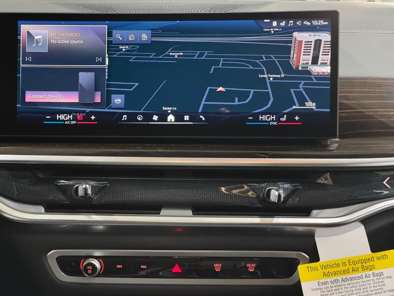 BMW X5 Vehicle Full-screen Gallery Image 14