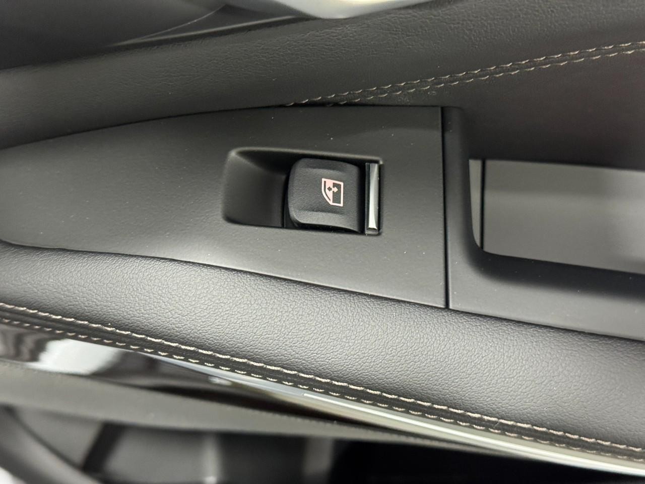 BMW X5 Vehicle Full-screen Gallery Image 21