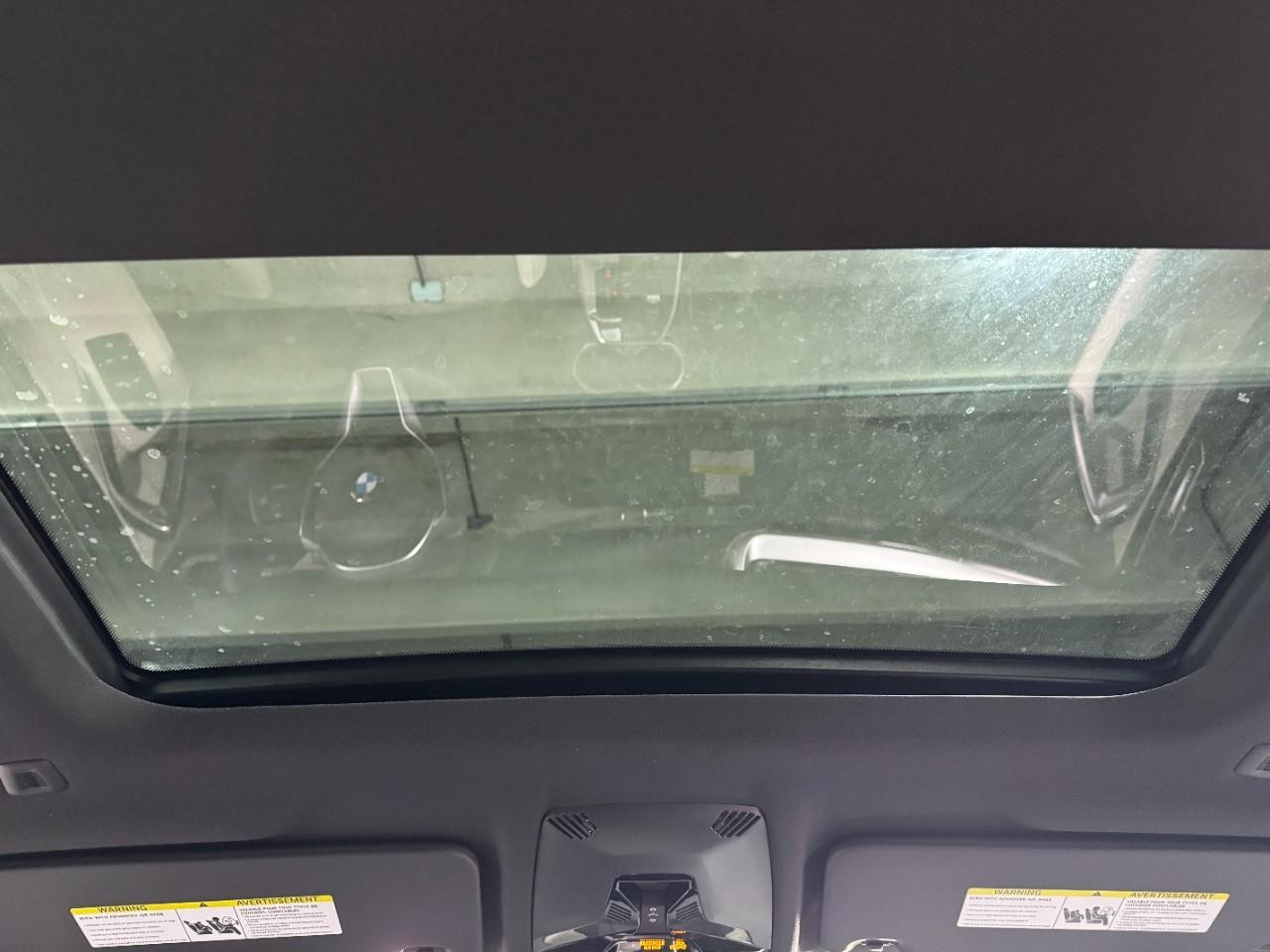 BMW X1 Vehicle Full-screen Gallery Image 11