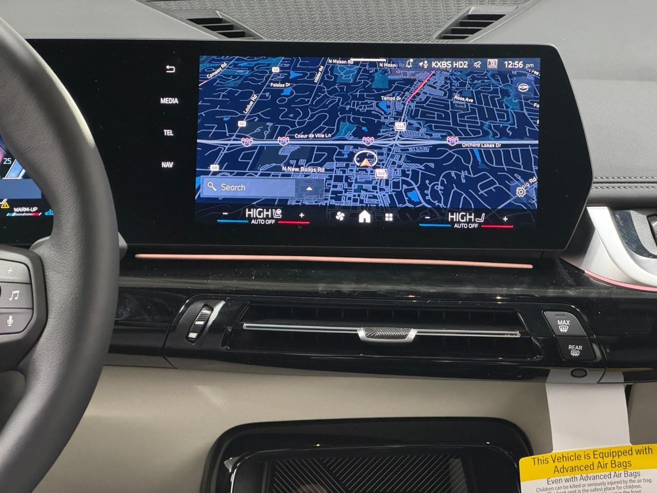 BMW X1 Vehicle Full-screen Gallery Image 14