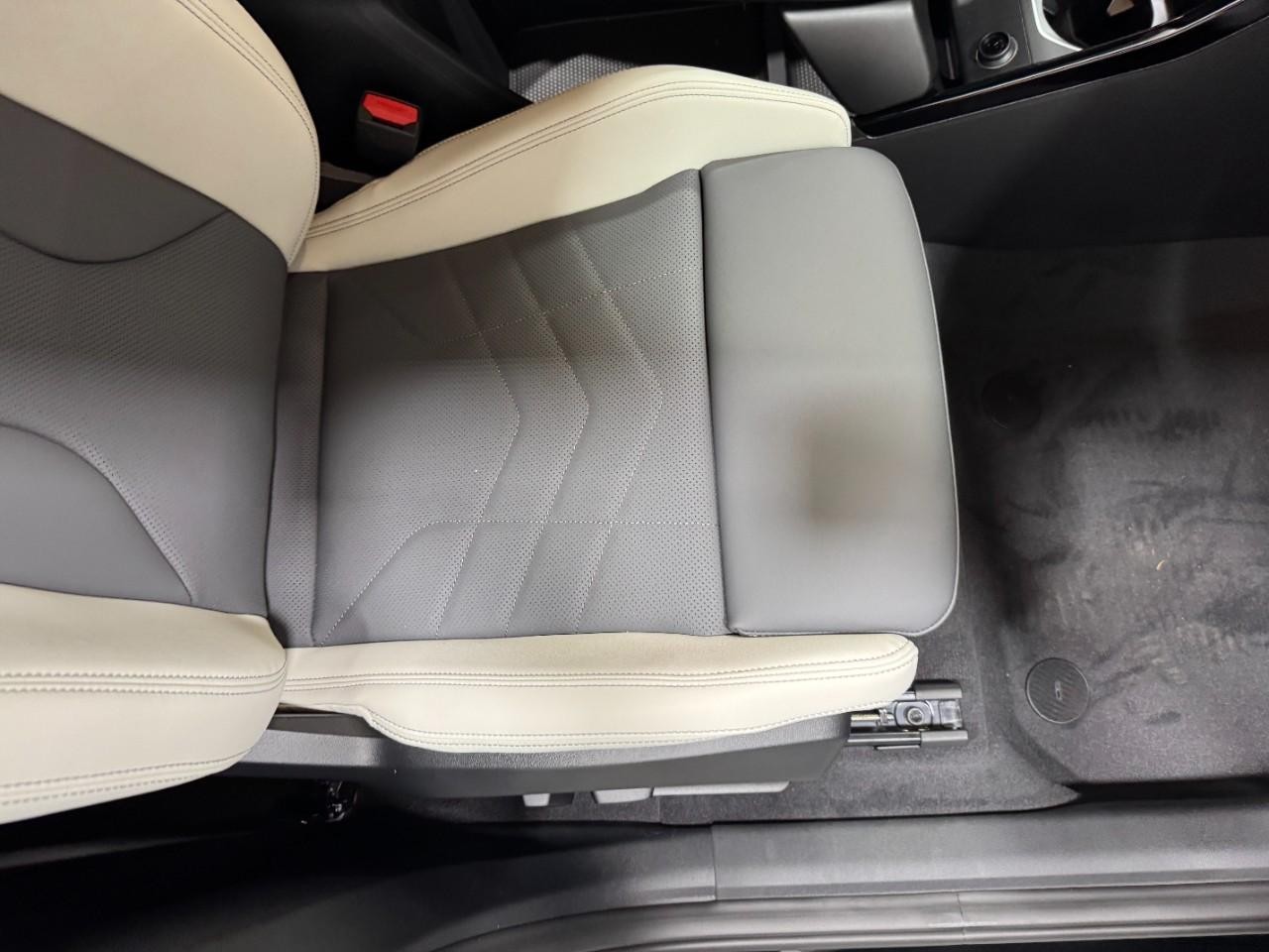 BMW X1 Vehicle Full-screen Gallery Image 18