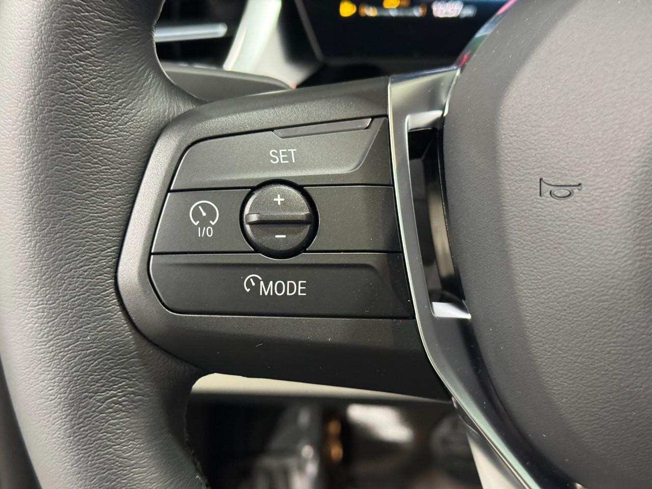 BMW X1 Vehicle Full-screen Gallery Image 29