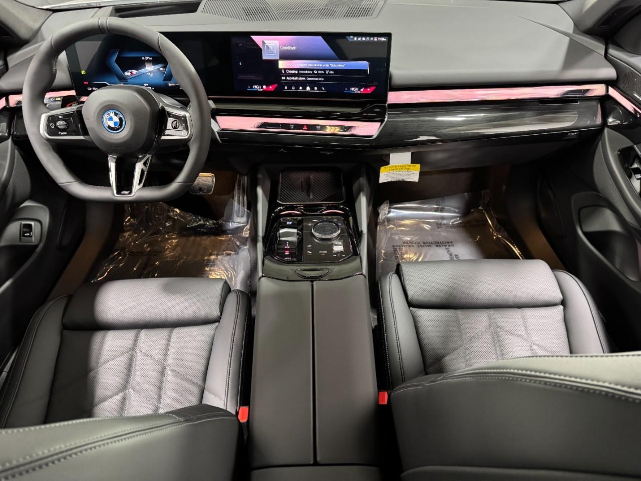 BMW i5 Vehicle Full-screen Gallery Image 13