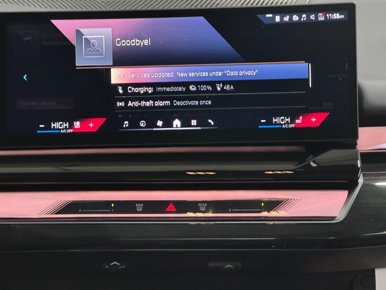 BMW i5 Vehicle Full-screen Gallery Image 15