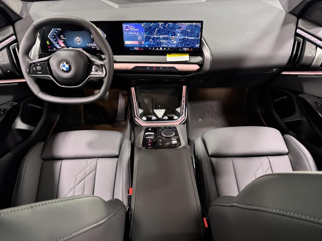 BMW X3 Vehicle Full-screen Gallery Image 13