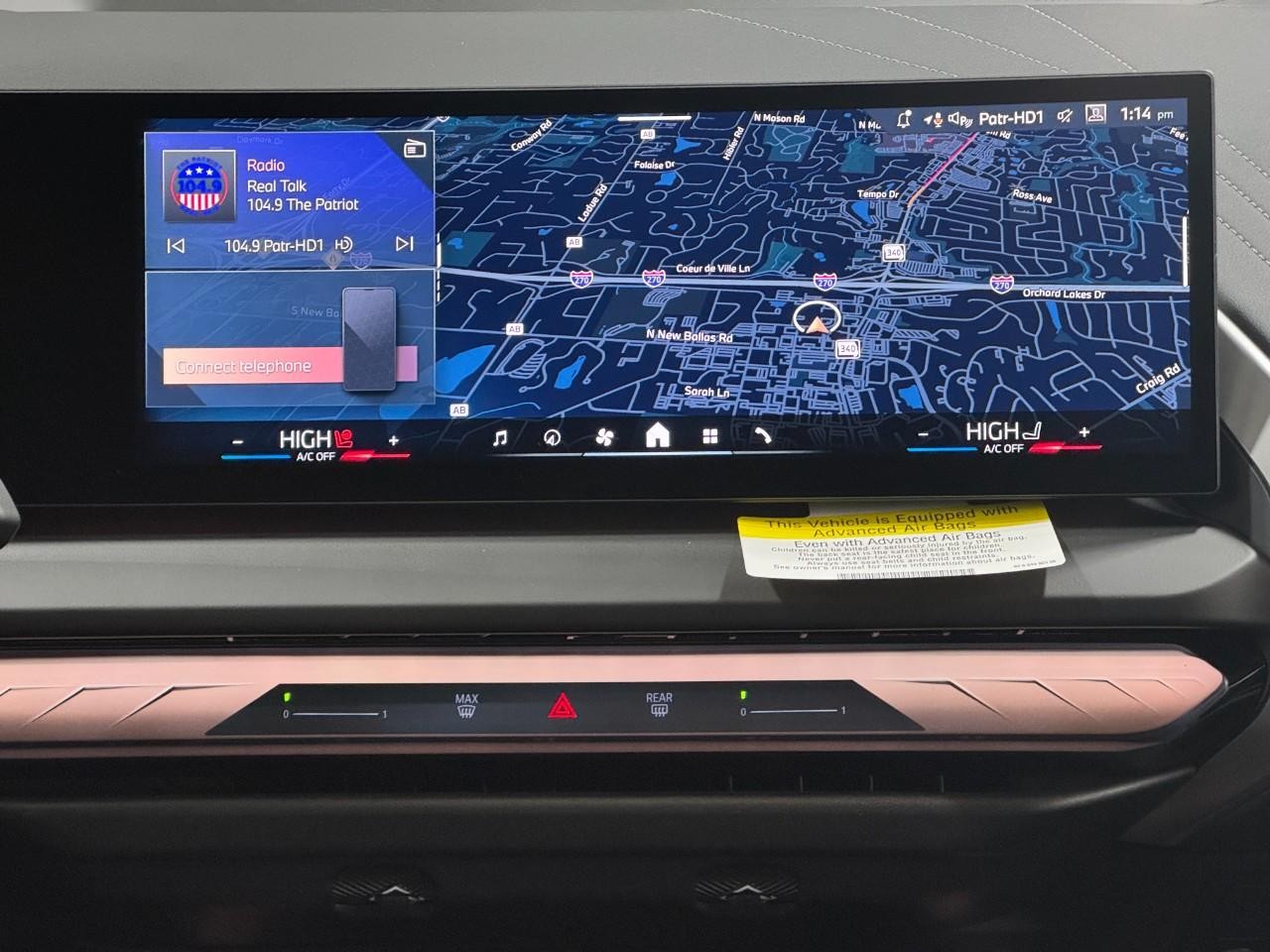 BMW X3 Vehicle Full-screen Gallery Image 15