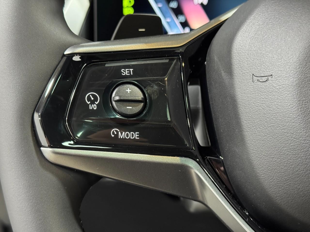 BMW X3 Vehicle Full-screen Gallery Image 28