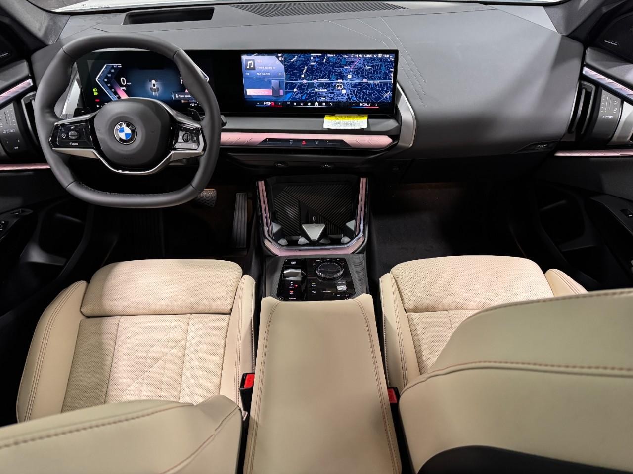 BMW X3 Vehicle Full-screen Gallery Image 12