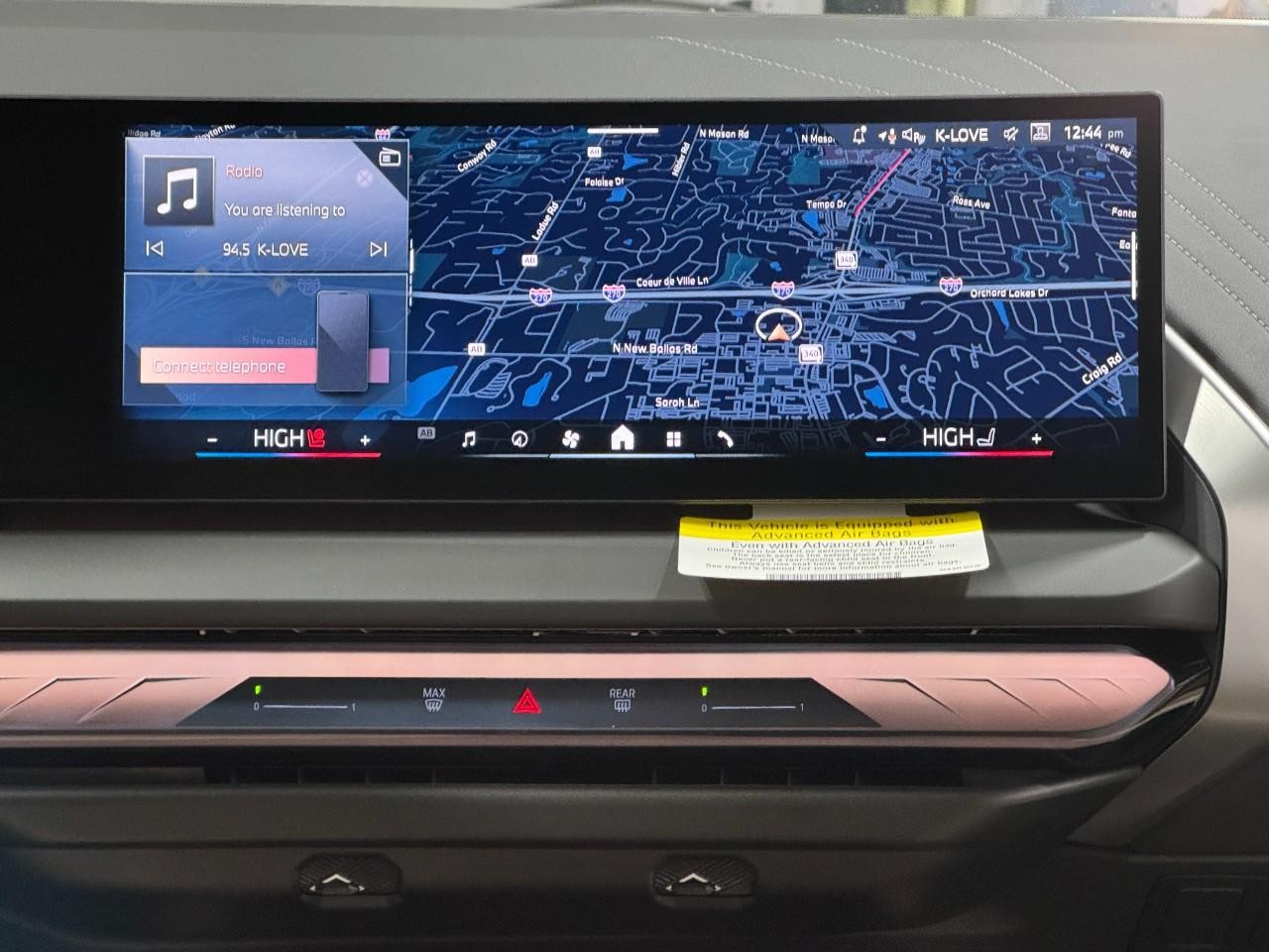 BMW X3 Vehicle Full-screen Gallery Image 14