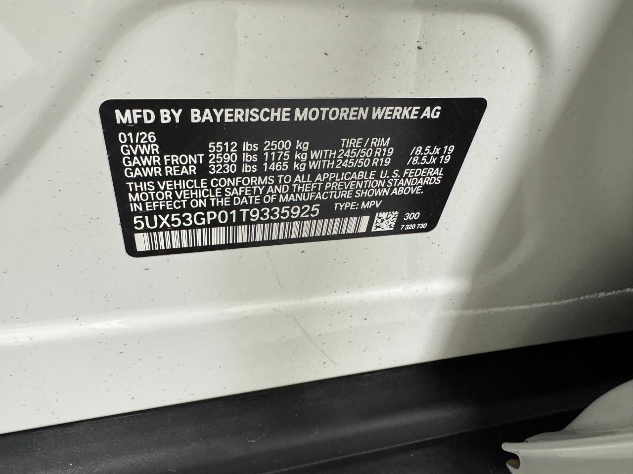 BMW X3 Vehicle Full-screen Gallery Image 32