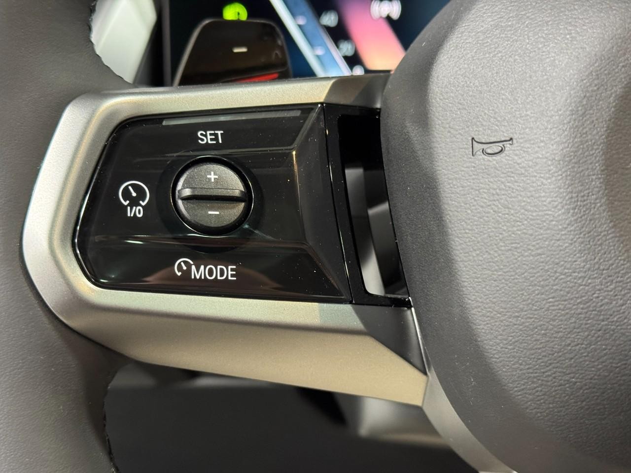 BMW X3 Vehicle Full-screen Gallery Image 29