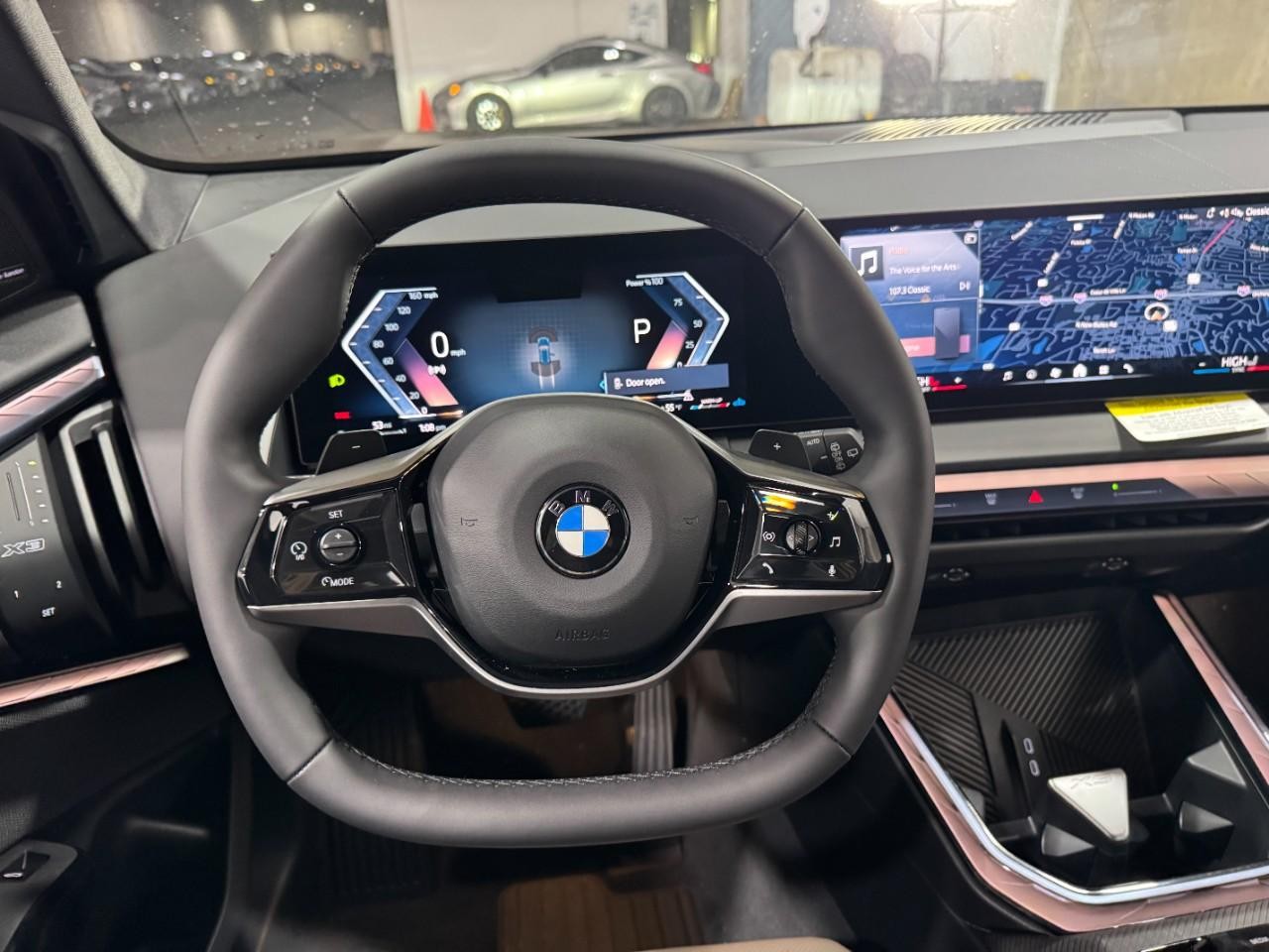 BMW X3 Vehicle Full-screen Gallery Image 13